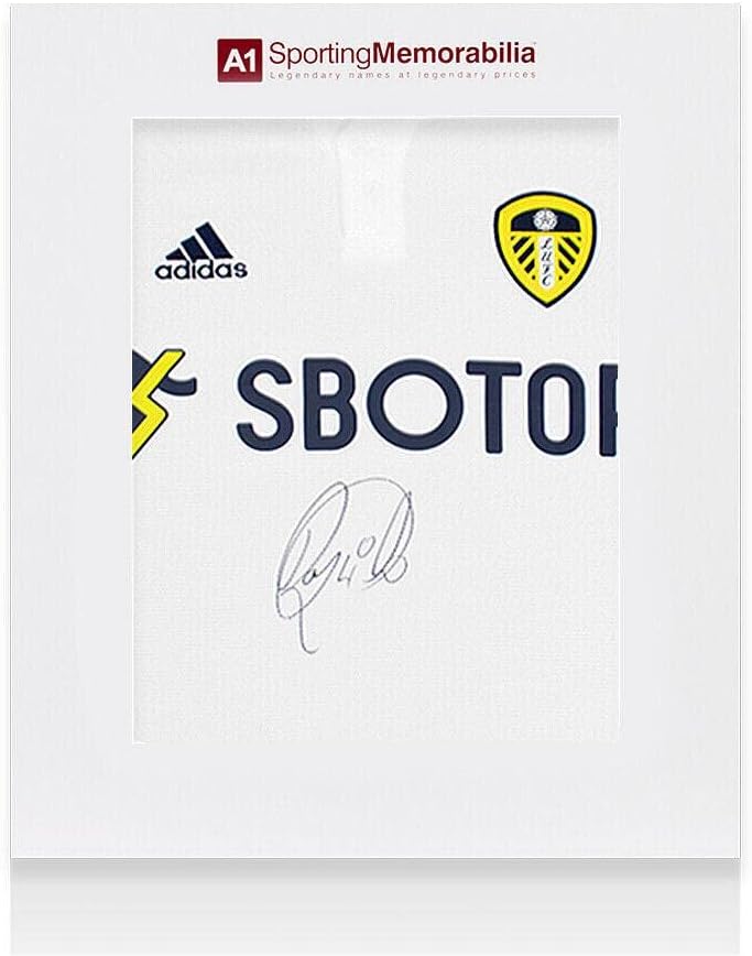 Raphinha Aláírt Leeds United Póló: Haza, 2021-22 - Díszdobozban Autogram - Dedikált Foci Mezek